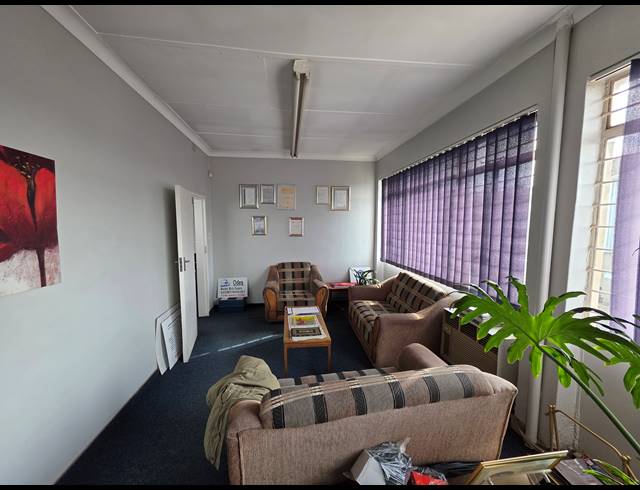 1,300M² WAREHOUSE FOR SALE IN BOOYSENS RESERVE